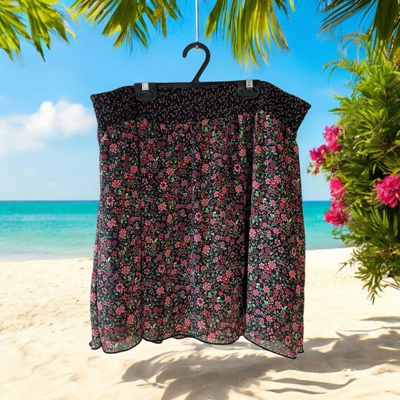 Xhilaration Black with Pink/Burgundy/Green Delicate Floral Print Skirt - Picture 4 of 15
